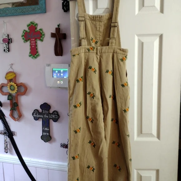 Cider Beige Floral Embroidered Wide-Leg Jumpsuit - Picture 10 of 13